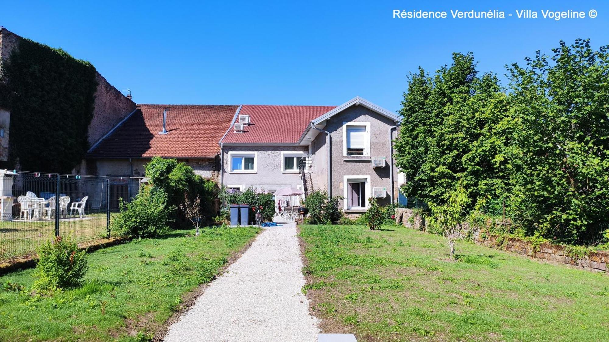 Confort Et Standing A Bains-Les-Bains Apartment Exterior photo